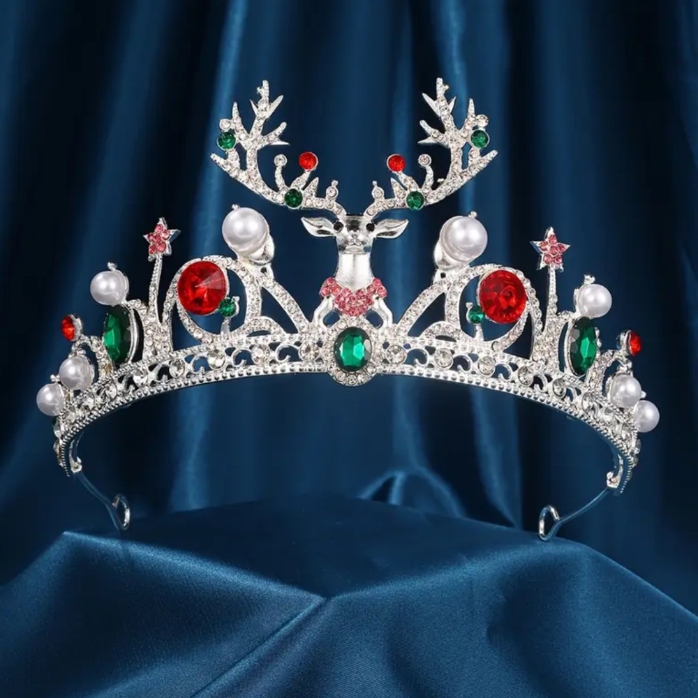 NWT! Festive and Elegant Silver Tone Christmas Reindeer Crown Tiara!